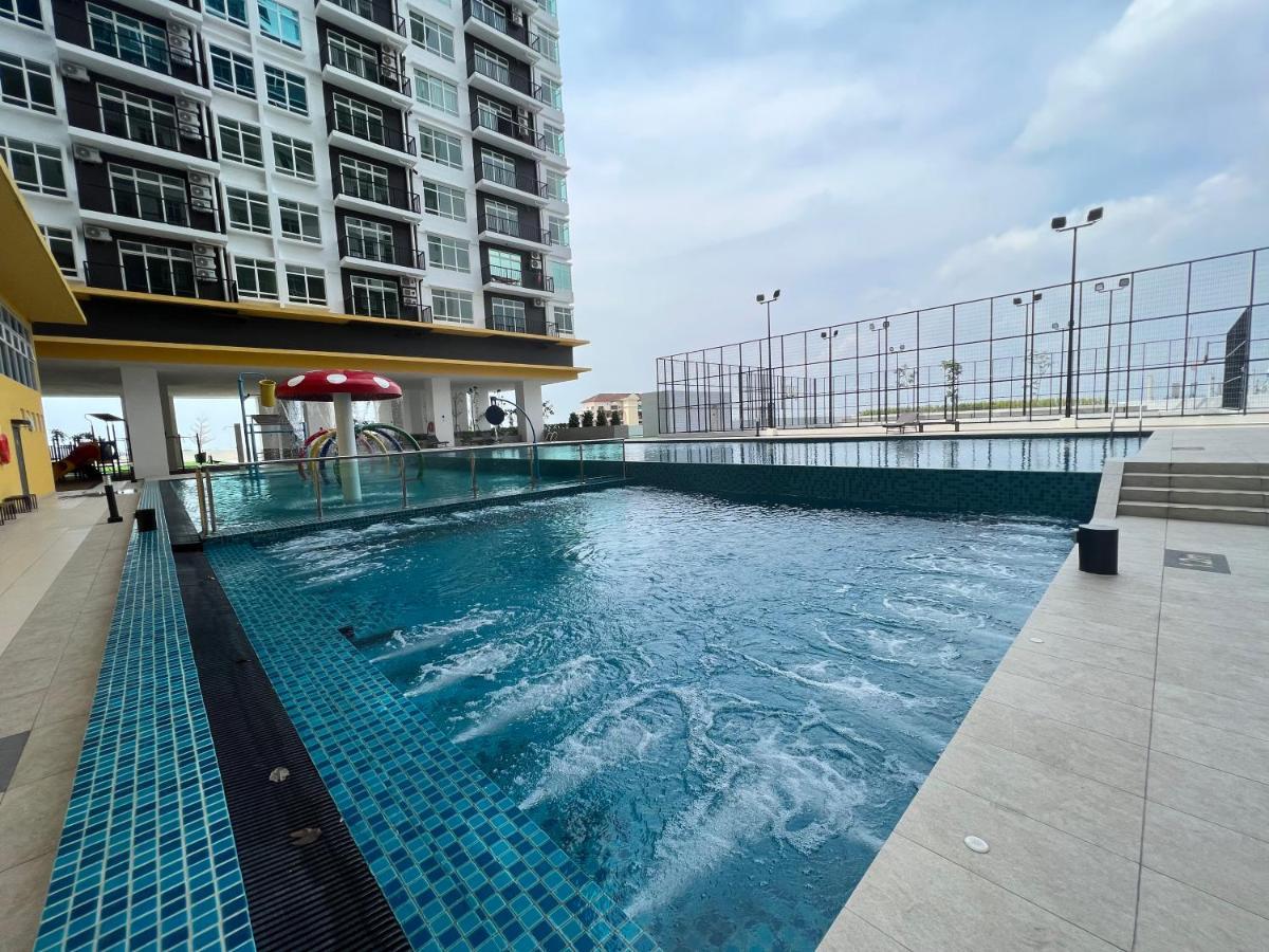 شقة New!! Loving Night Novo 2Br 4-9Pax I Jonker I Netflix I Family ملقا المظهر الخارجي الصورة